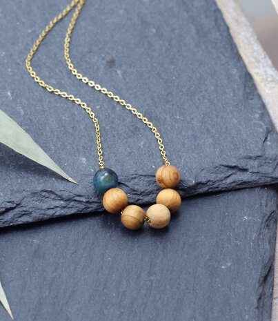 Korte ketting apatiet en hout